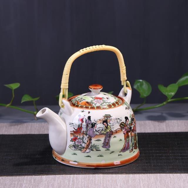 Old-fashioned cool kettle, tea ceremony, tea cup, tea maker, tea cup