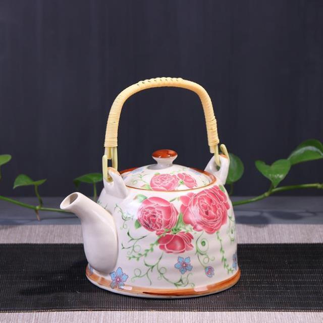 Old-fashioned cool kettle, tea ceremony, tea cup, tea maker, tea cup